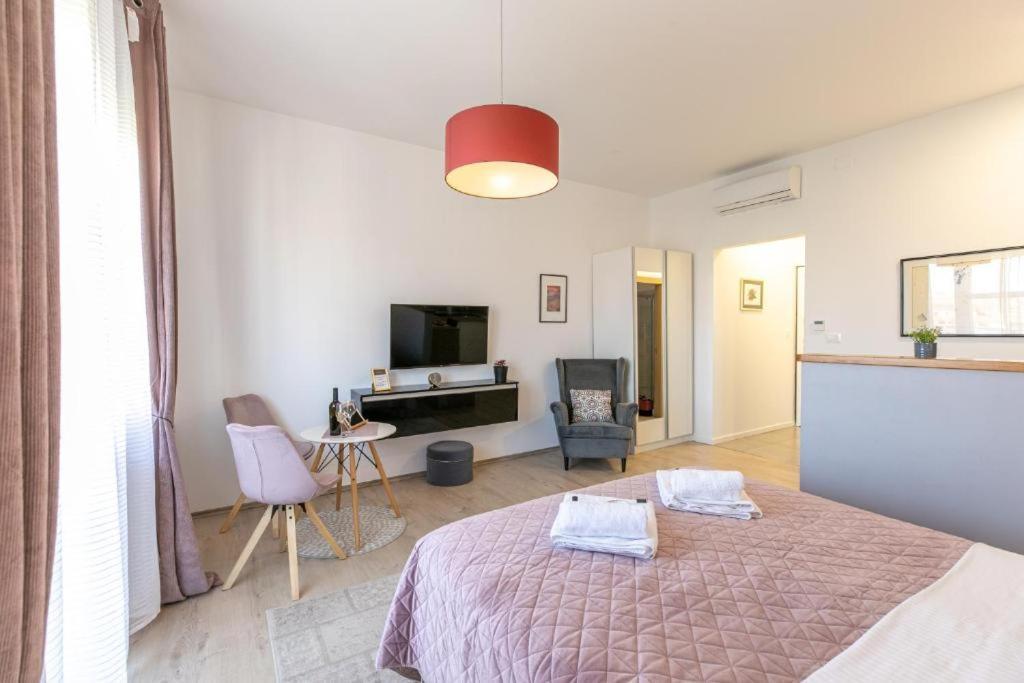 Polai Boutique Apartments With Free Parking Luaran gambar
